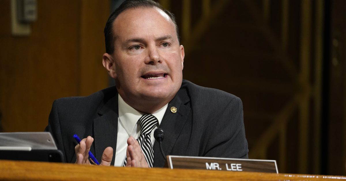 Lee says Romney should not be punished for impeachment vote