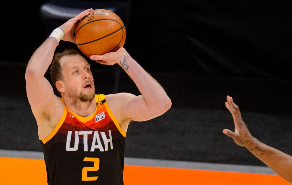 Gordon Monson The Utah Jazz May Have The Two That S Right Two Sixth Men In The Nba