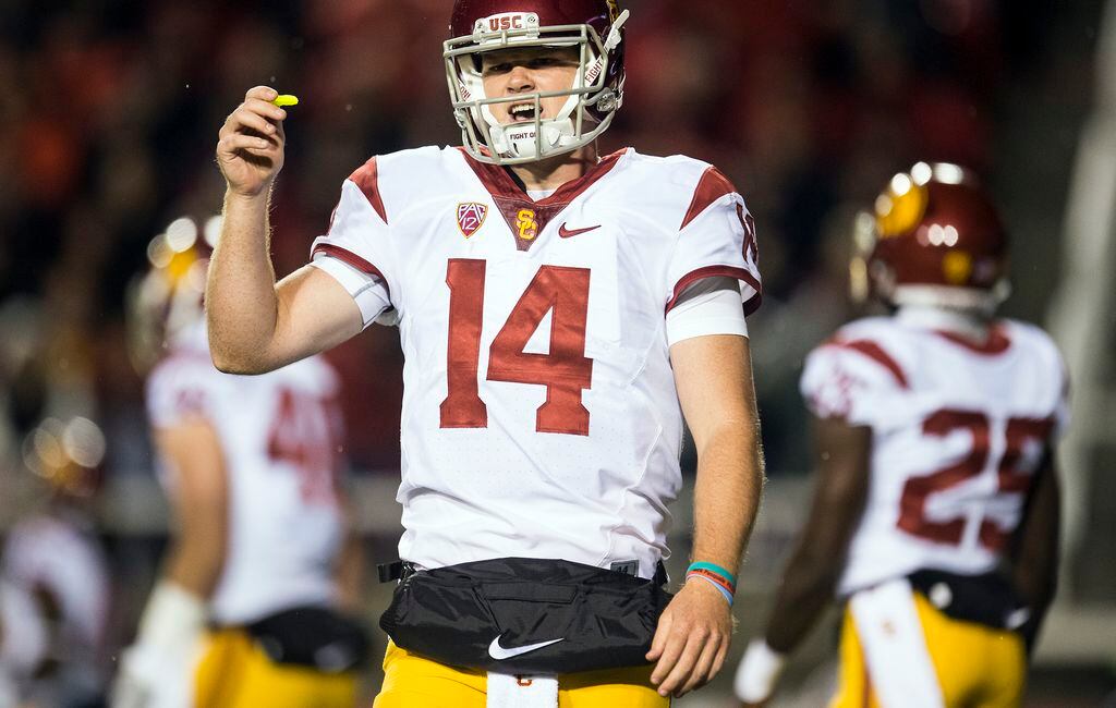 Stoic, confident Sam Darnold is making USC's quarterback decision difficult  - Los Angeles Times