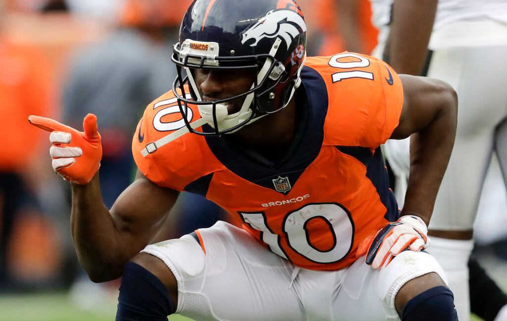 Denver Broncos hold on for a 16-10 win over Oakland Raiders