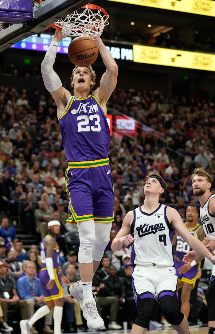 (Francisco Kjolseth  |  The Salt Lake Tribune) Utah Jazz forward Lauri Markkanen (23) dunks as the Utah Jazz host the Sacramento Kings, during NBA basketball in Salt Lake City on Wednesday, Oct. 25, 2023.