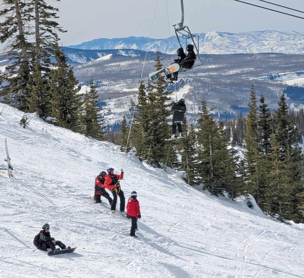 Brian Head skiers evacuated from lift after cables release