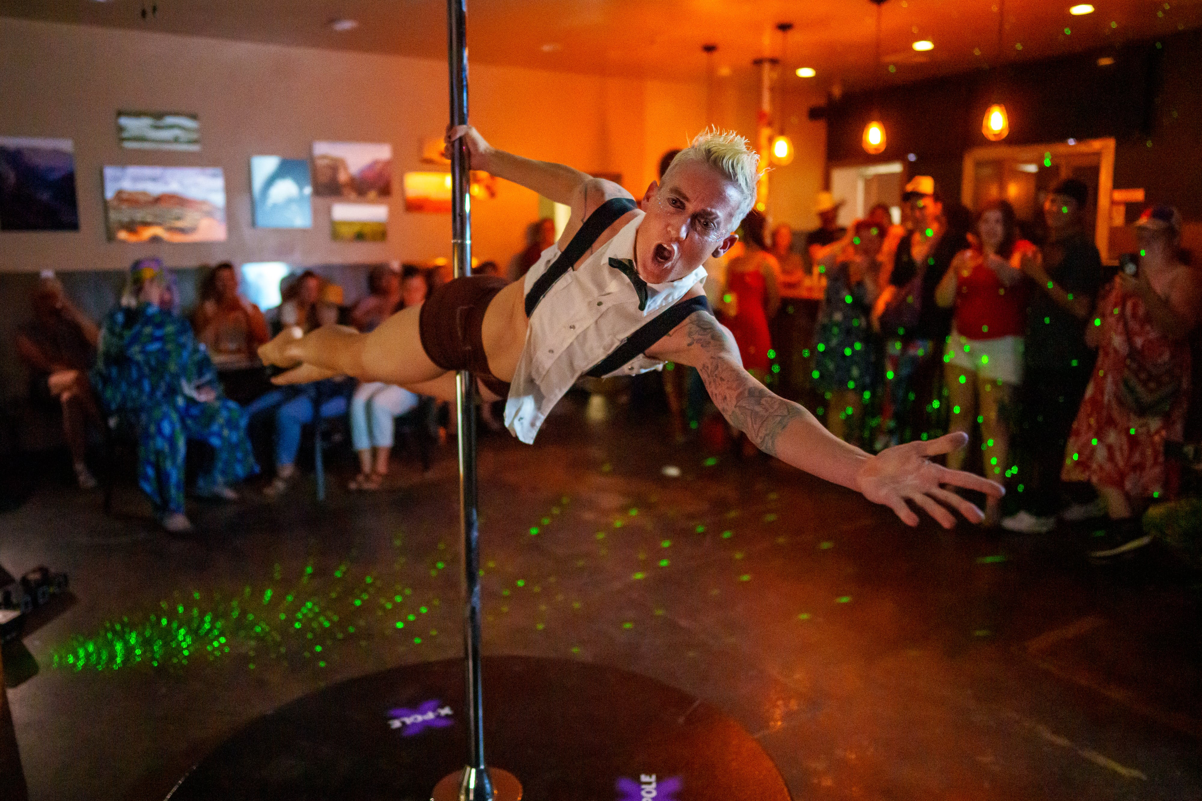 (Trent Nelson | The Salt Lake Tribune) Billy the King at the Freedom to the Queens drag show at Edge of the World Brewery in Colorado City, Ariz., on Thursday, July 4, 2024.