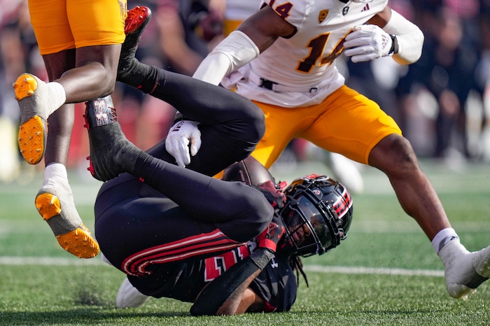 (Francisco Kjolseth  |  The Salt Lake Tribune) Utah Utes tight end Landen King (82) pulls in a pass in front of the end zone as the Utah Utes host the Arizona State Sun Devils in NCAA football in Salt Lake City on Saturday, Nov. 4, 2023.