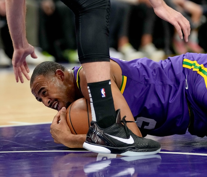 (Francisco Kjolseth  |  The Salt Lake Tribune) Utah Jazz guard Talen Horton-Tucker (5) tries to regain control of a loose ball as the Utah Jazz host the Sacramento Kings, during NBA basketball in Salt Lake City on Wednesday, Oct. 25, 2023.