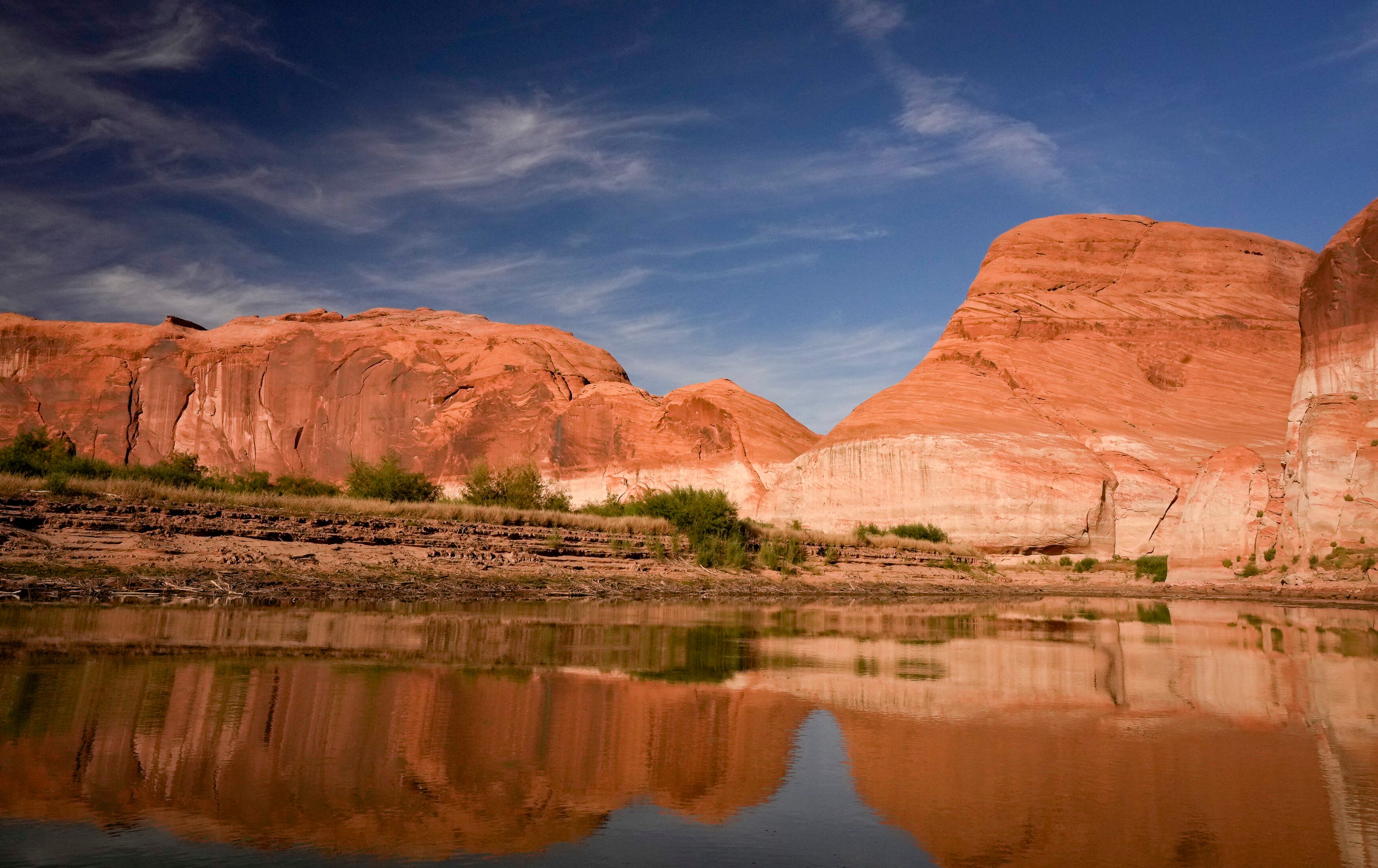 (Bethany Baker | The Salt Lake Tribune) Water levels at Lake Powell near Ticaboo in October, 2023.