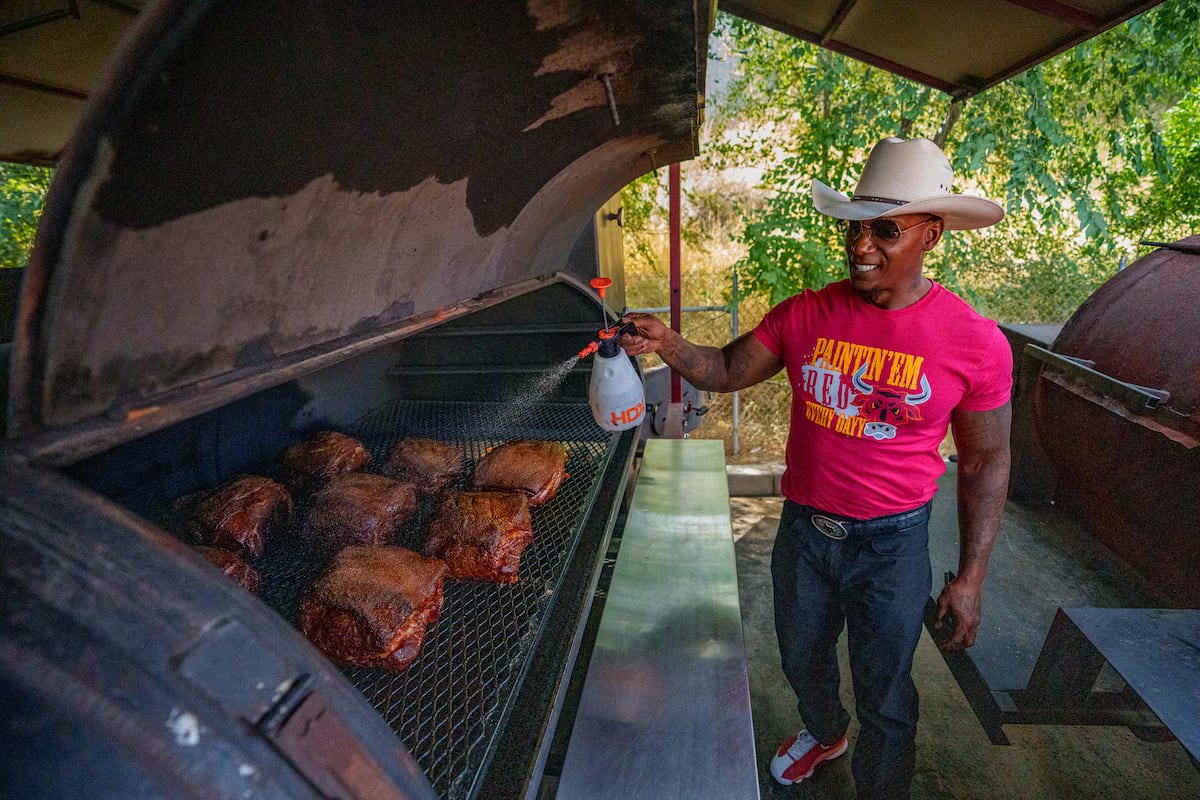 Les Rhodes Jr.'s barbecue went viral. Now you can try it in Utah.