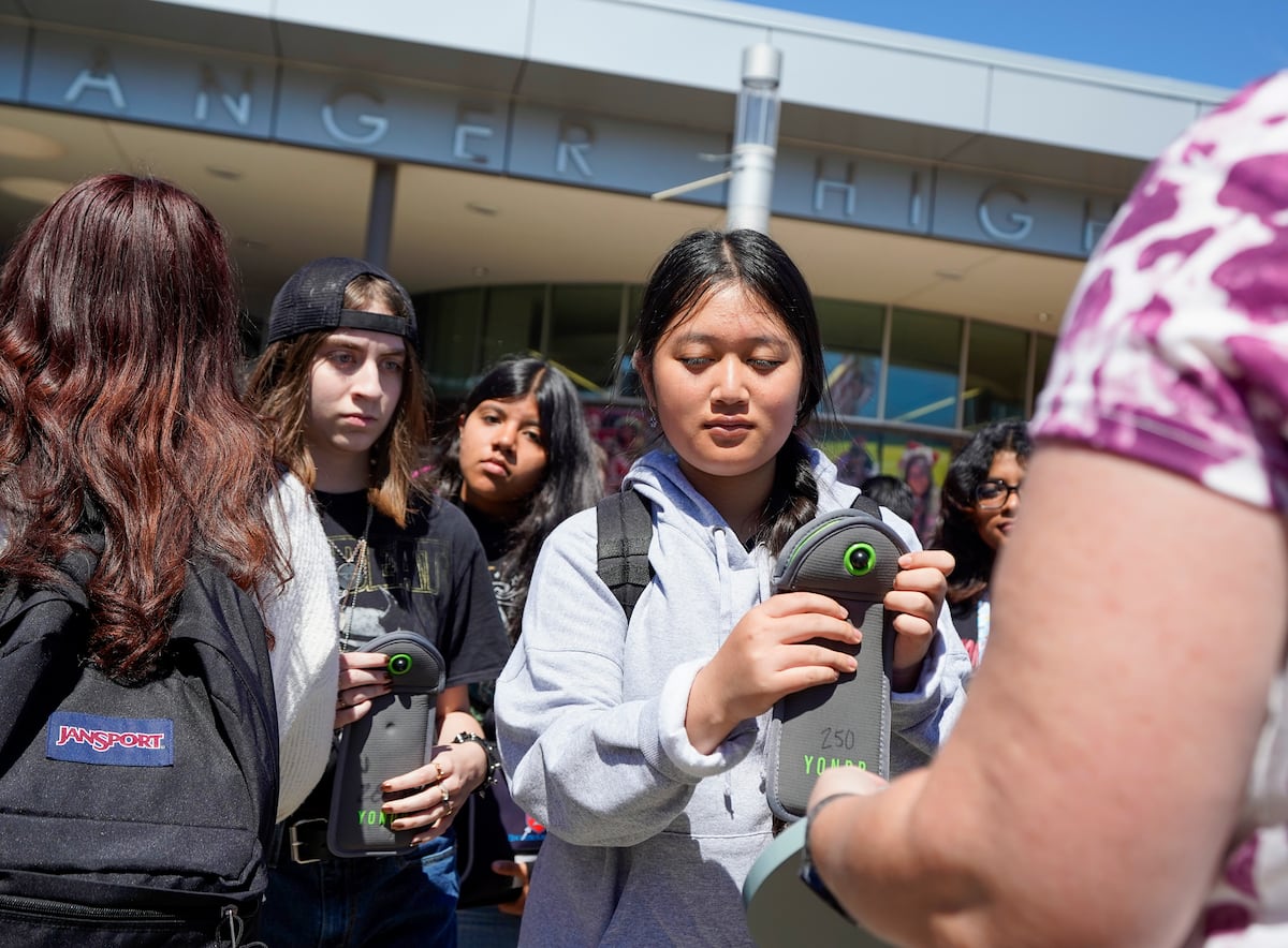 Utah is considering a statewide ban on cell phone use in all public schools.