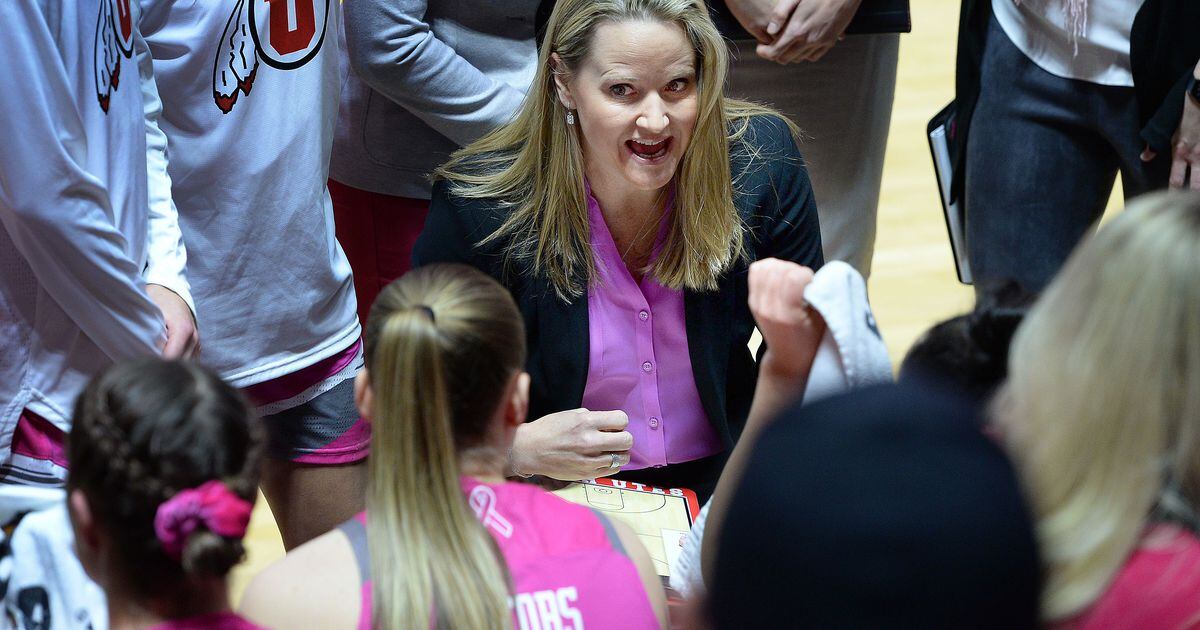 Utah extends women’s basketball coach Lynne Roberts’ contract