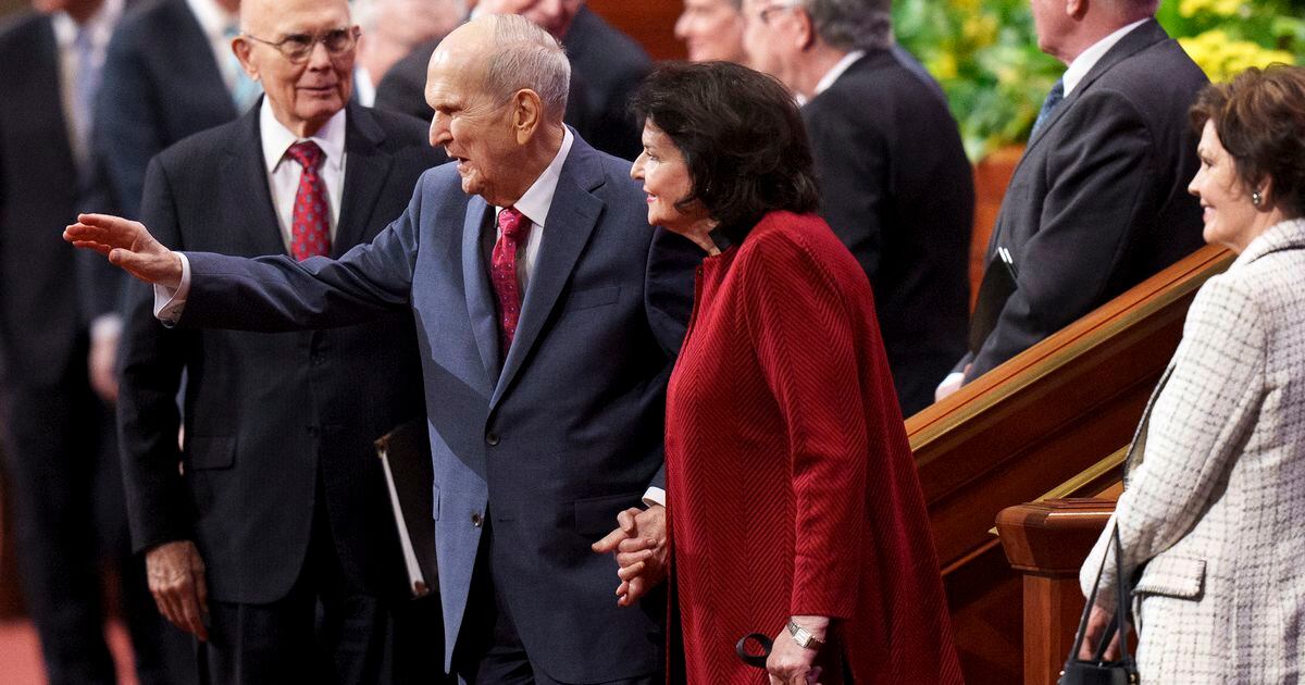 Coaching legend Don Nelson and wife Joy Nelson attend the