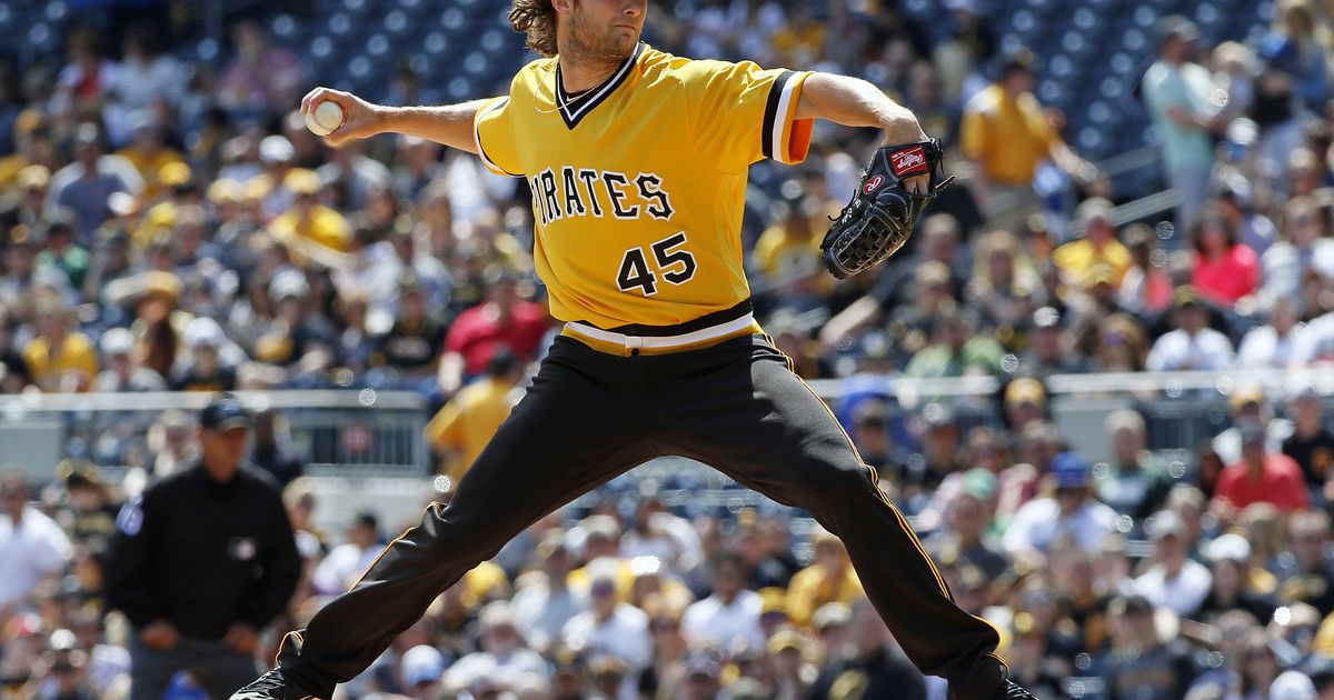 Astros bolster rotation by acquiring Pirates ace Gerrit Cole