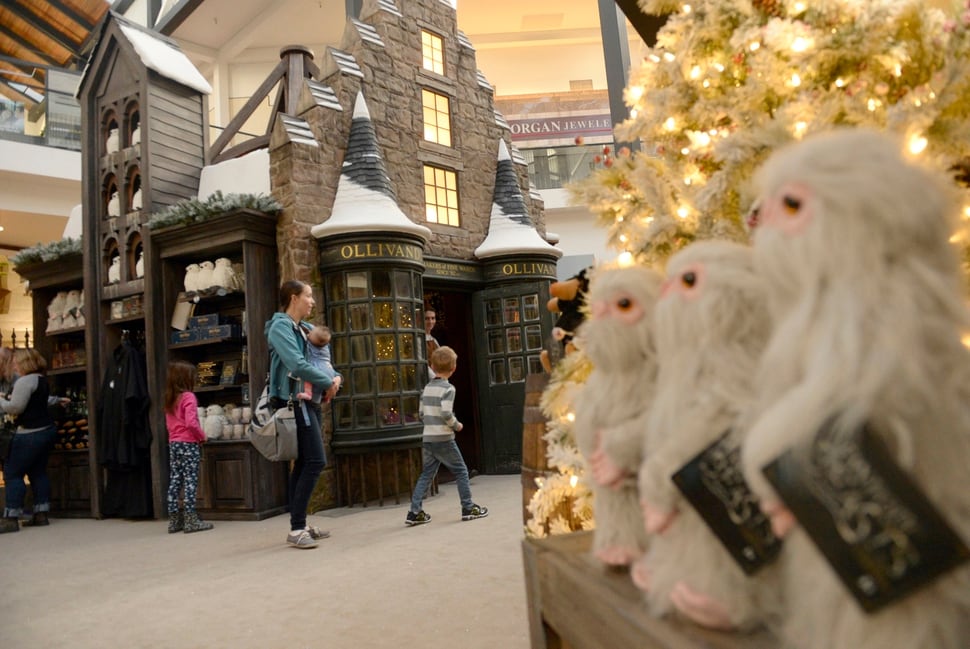 Utah mall transformed into 'Harry Potter'-inspired village ...