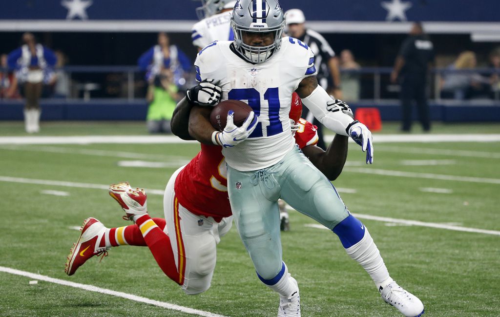 Elliott, Cowboys top improbable Hill TD to beat Chiefs 28-17